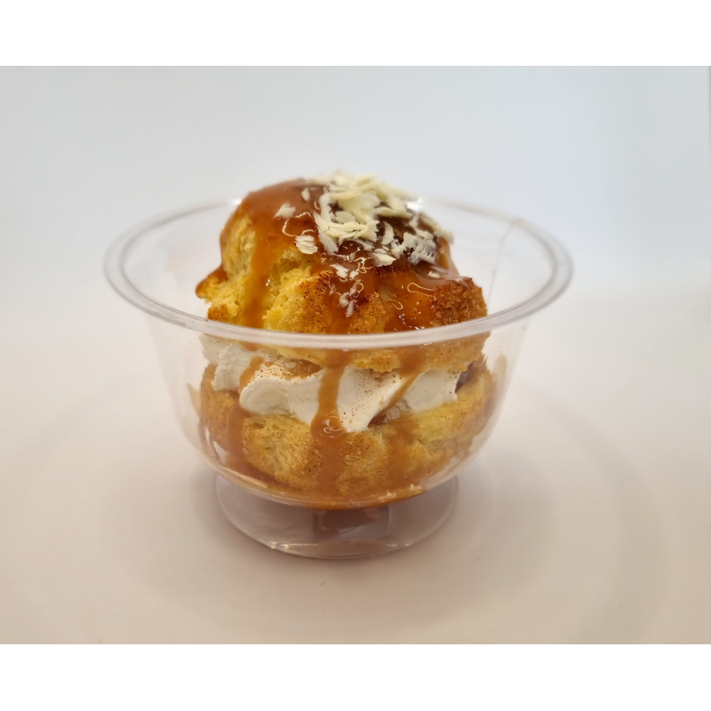 Dessert: Slagroom soesjes met karamelsaus