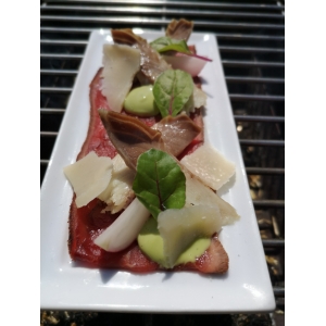 Voorgerecht: Carpaccio Over de Kook style Voorgerecht: Carpaccio Over de Kook style