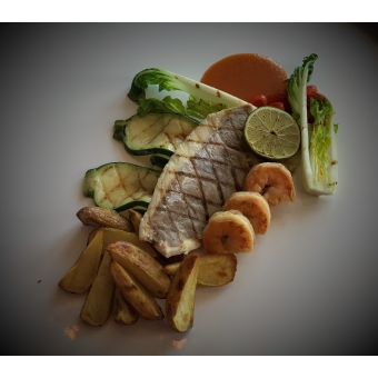 Hoofdgerecht: Zeebaars met scampi